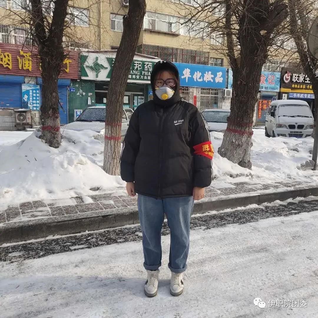 職院學(xué)子用實(shí)際行動(dòng)踐行“雷鋒”精神